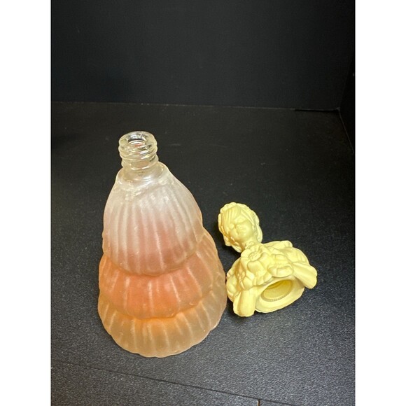 Vintage Avon Sweet Honesty Figurine Perfume Bottle - Picture 6 of 7